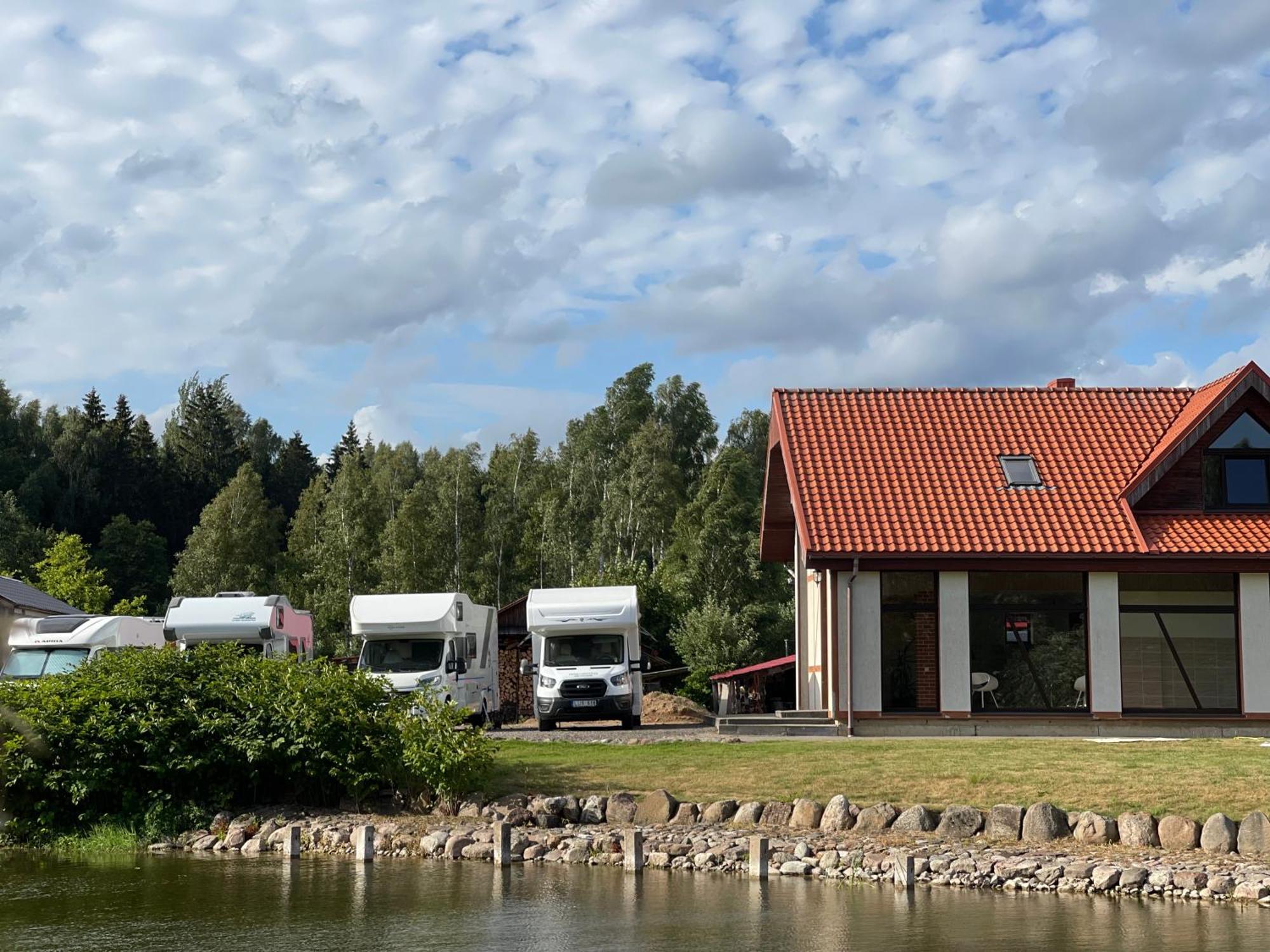 Hotel Jurvinge Zadvainai Exterior foto
